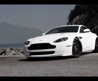 2009 White Vantage Front Low Angle Wallpaper