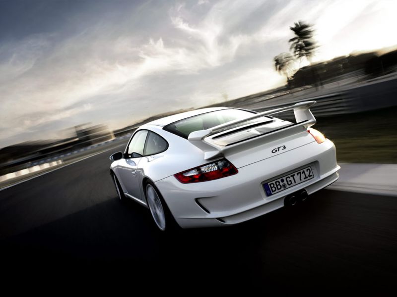 911 Gt3 Rear View Race Track Wallpaper 800x600