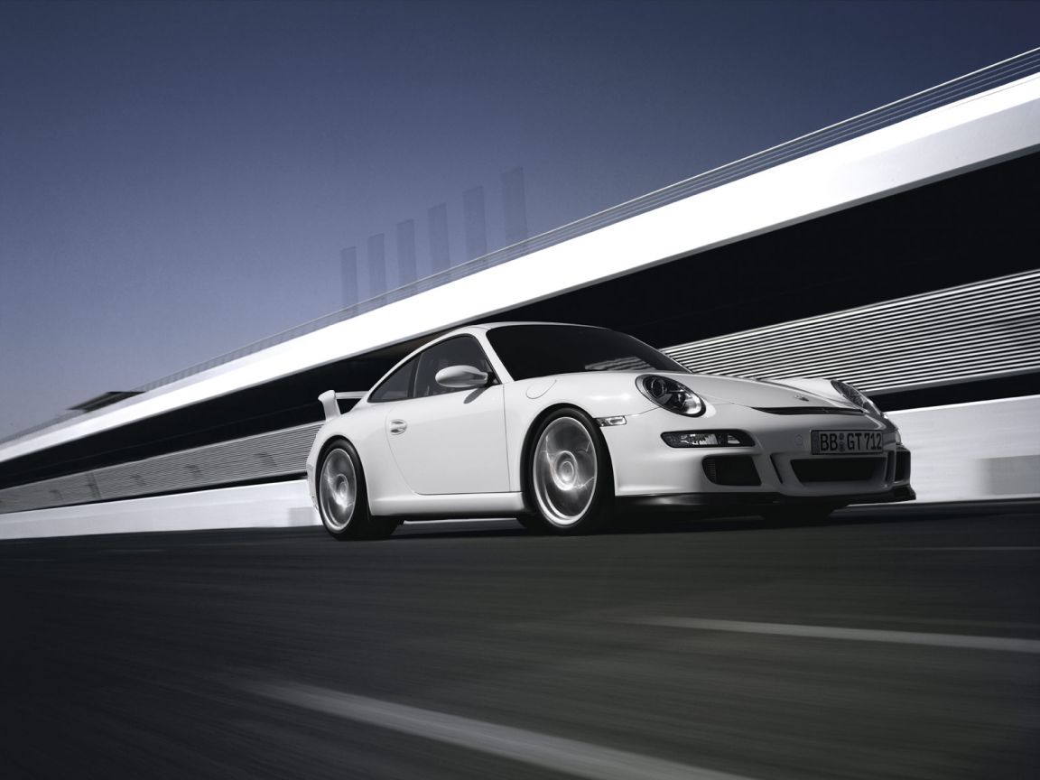 911 Gt3 Side Low Angle Race Track Wallpaper 1152x864