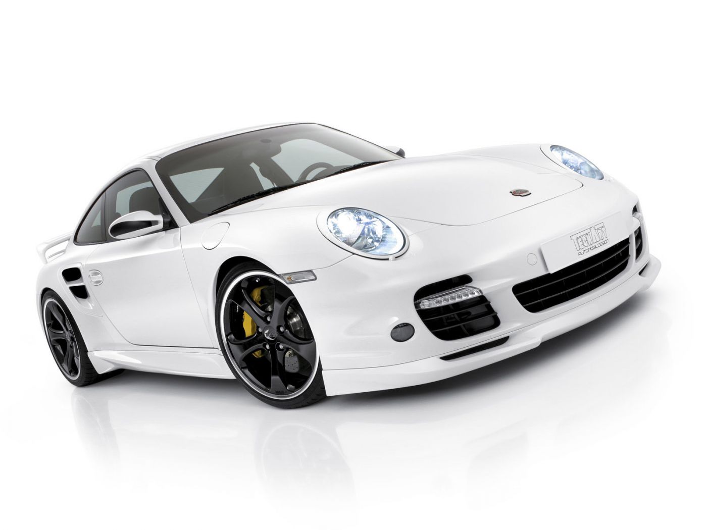 911 Turbo White Front Side View Wallpaper 1400x1050