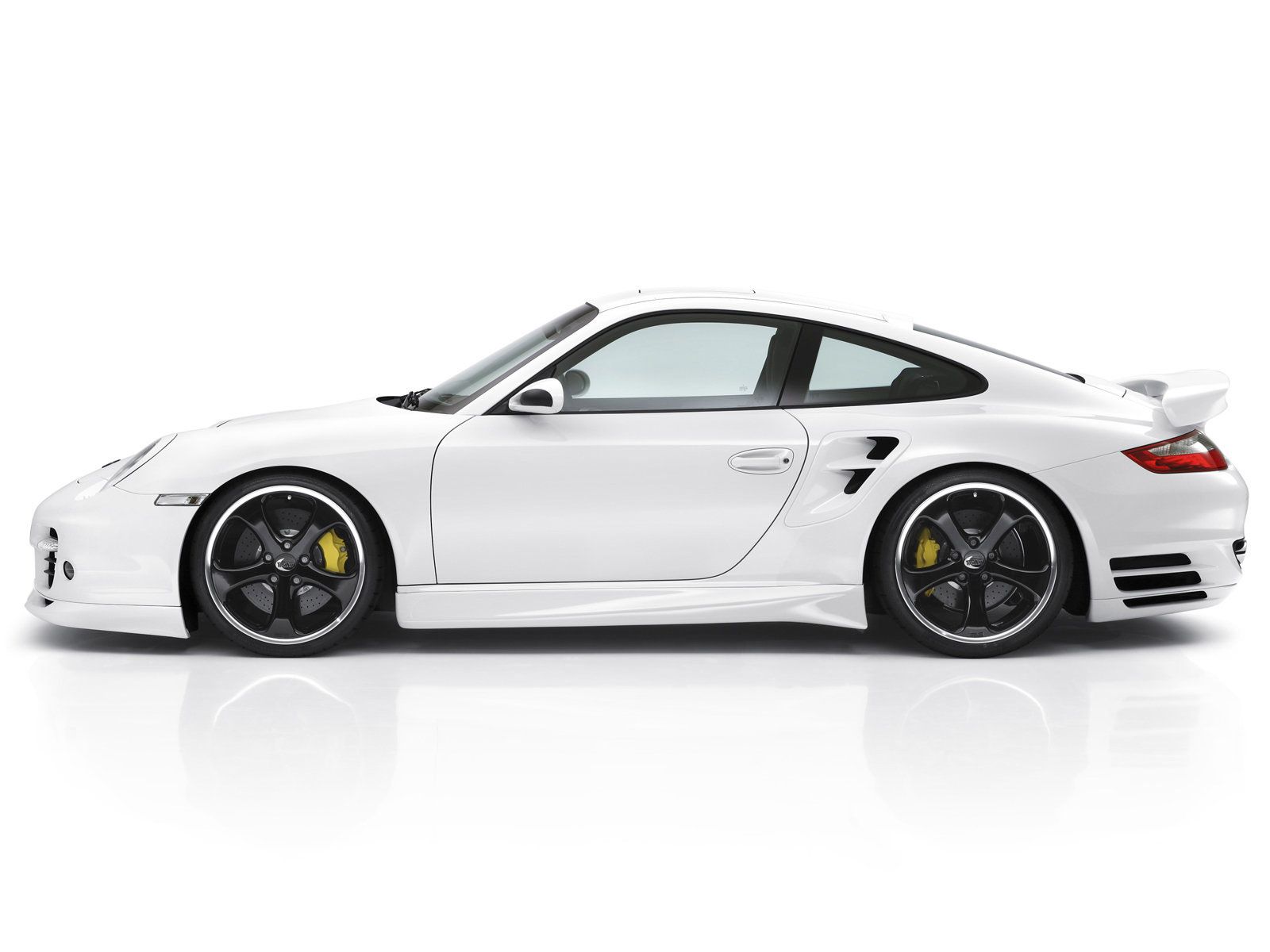 911 Turbo White Side View Wallpaper 1600x1200