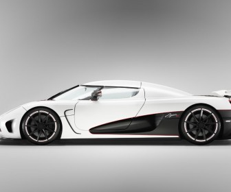 Agera R Side View Wallpaper