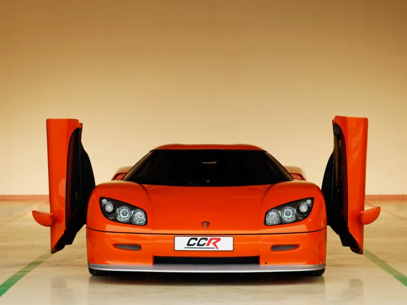 Ccr Orange Front Doors Open Wallpaper 800x600