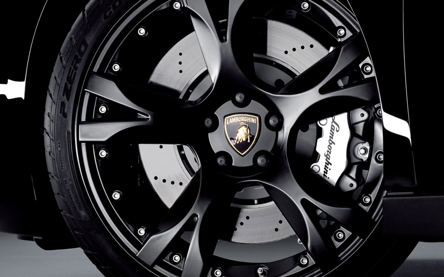 Lamborghini Wheel Closeup Wallpaper 1680x1050