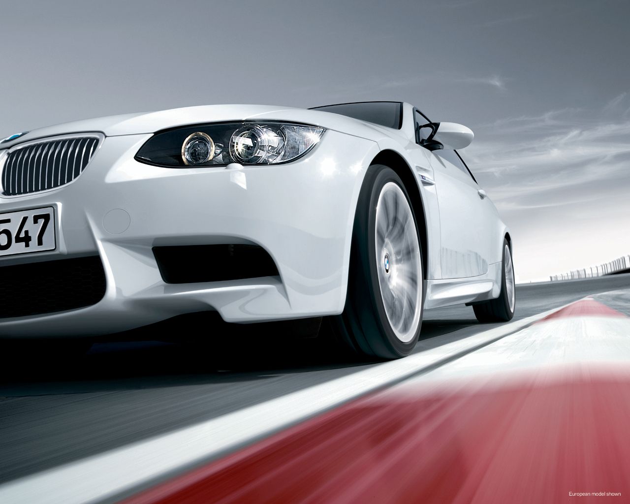 M3 Low Angle Closeup Race Track Wallpaper 1280x1024