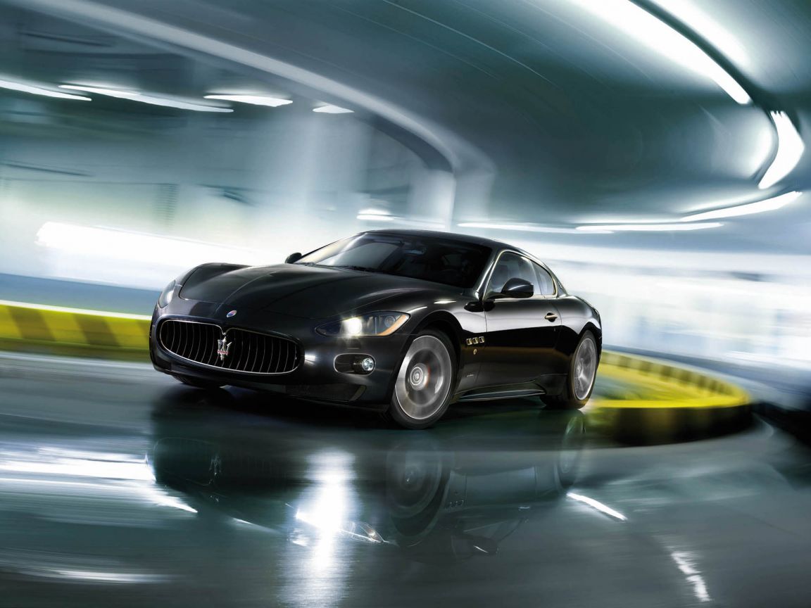 Maserati Gran Turismo Black Turning Wallpaper 1152x864