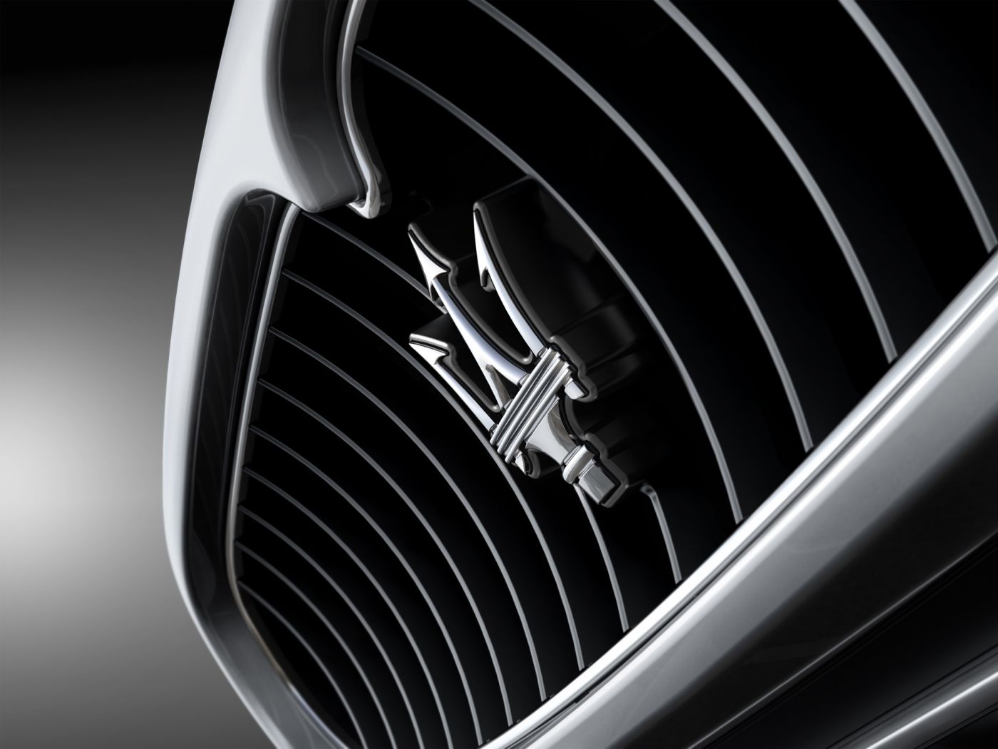 Maserati Gran Turismo Emblem Closeup Wallpaper 1400x1050