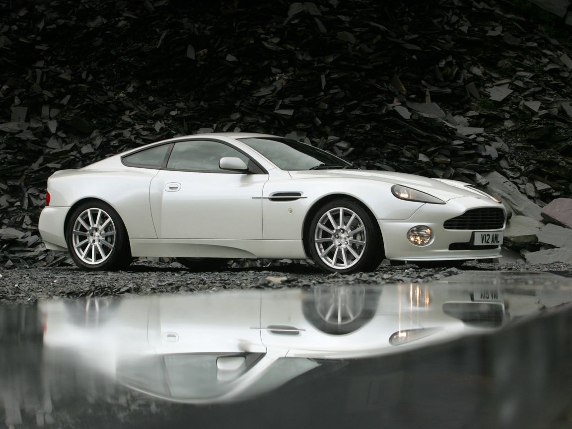 Vanquish V12 White Side View Wallpaper 1152x864