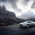 Vantage Driving Mountain Background Wallpaper