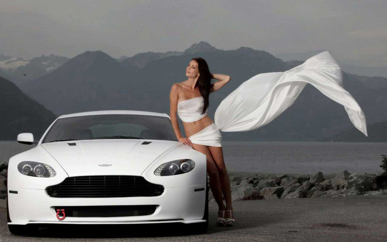 Vantage V8 Front View With Model Wallpaper 1280x800