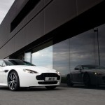 Vantage V8 White Reflection Wallpaper