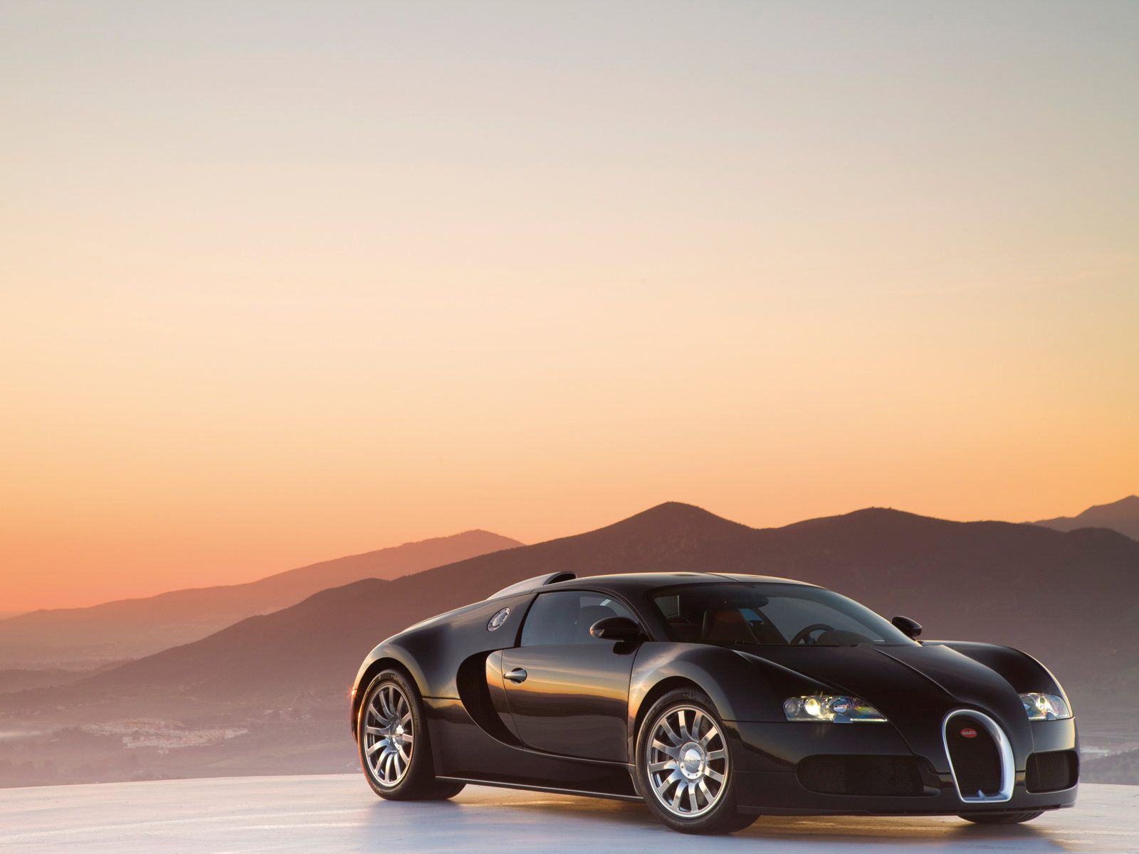 Veyron Black Front Side Sunset Wallpaper 1600x1200