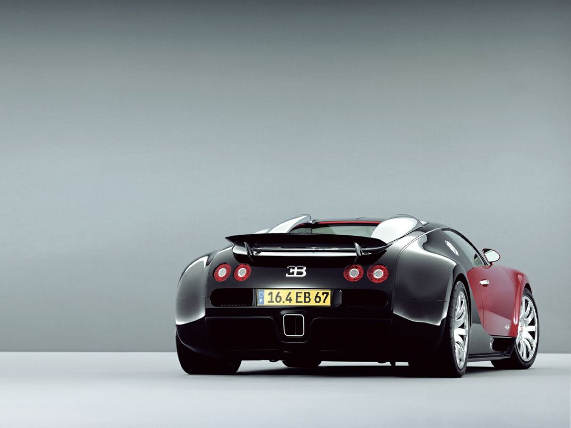 Veyron Black Rear View Wallpaper 1152x864