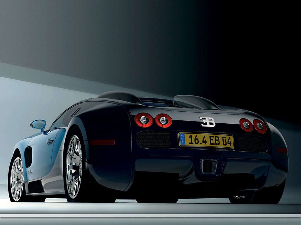 Veyron Blue Rear Low Angle Wallpaper 1024x768