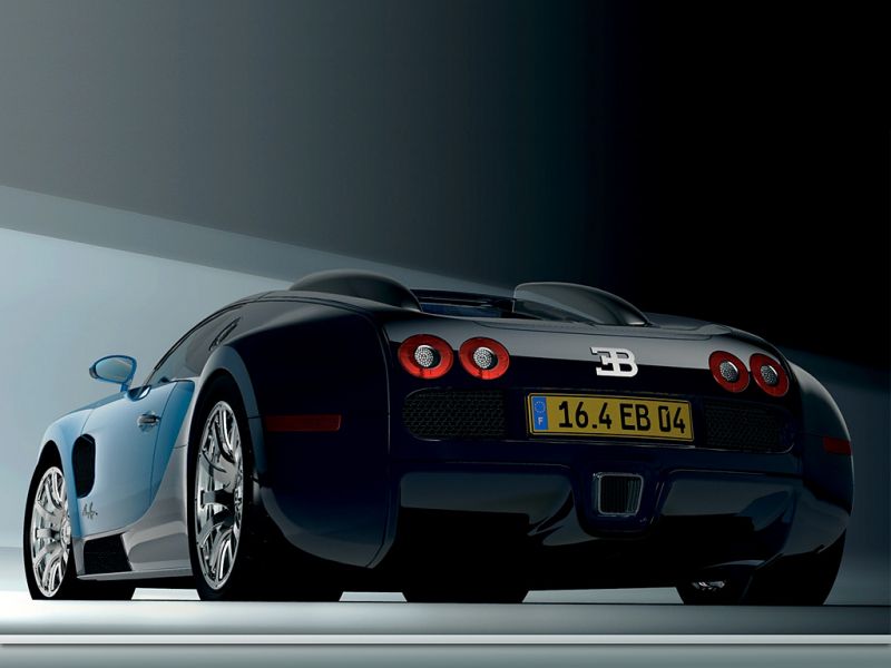 Veyron Blue Rear Low Angle Wallpaper 800x600