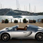 Veyron Side View Pier Background Wallpaper