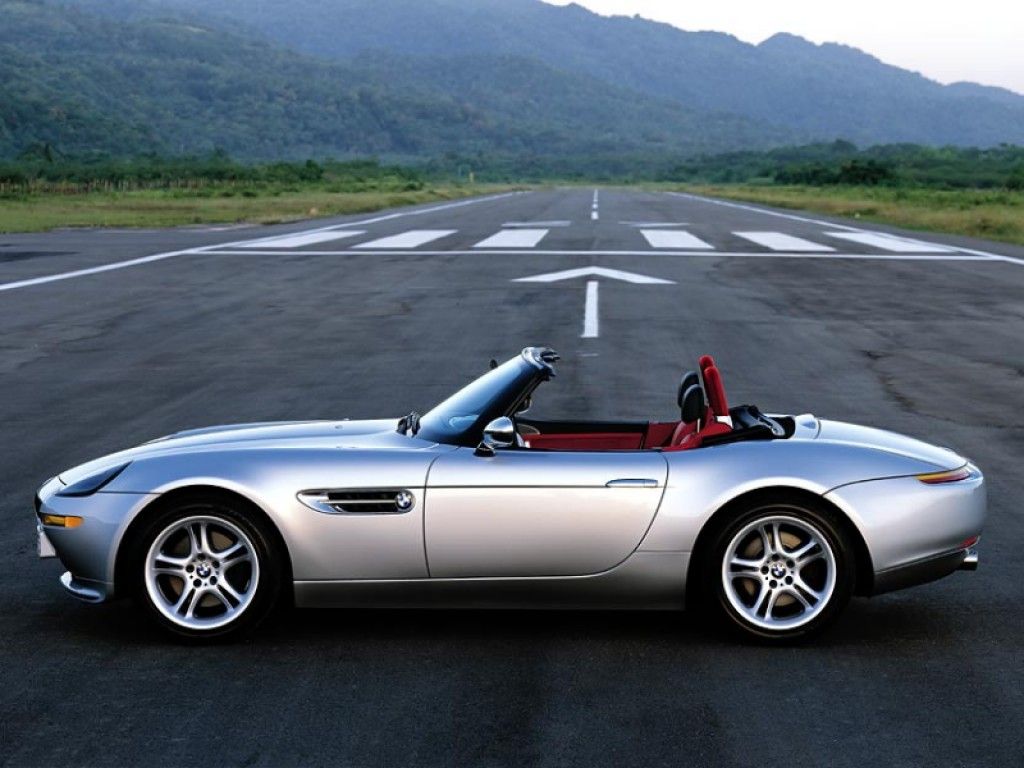 Z8 Side View Runway Wallpaper 1024x768